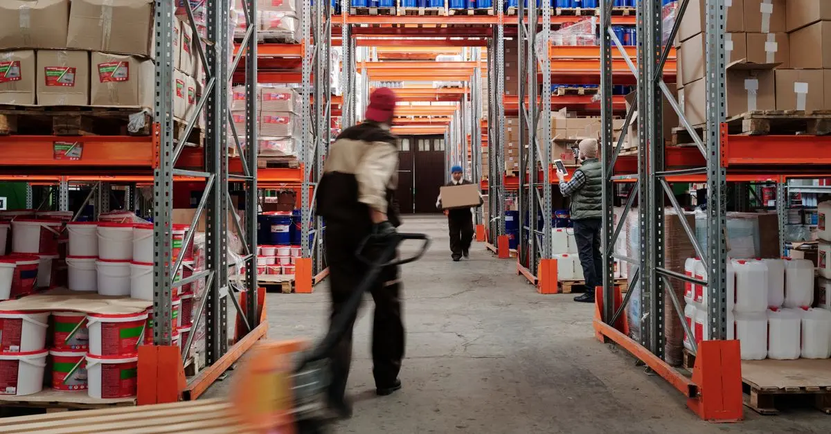 Comment bien stocker vos fournitures agricoles pour une saison réussie